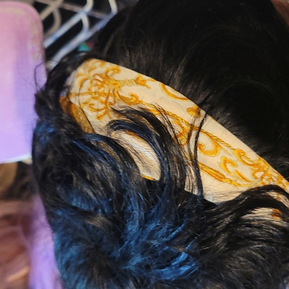 Adorable short black wig - Picture 4 of 4